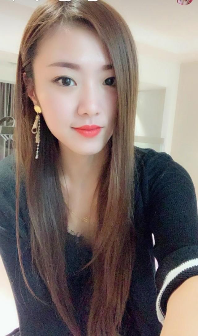 南山偶遇：风骚漂亮小嫩妞，身材超棒，口技一流，服务很贴心